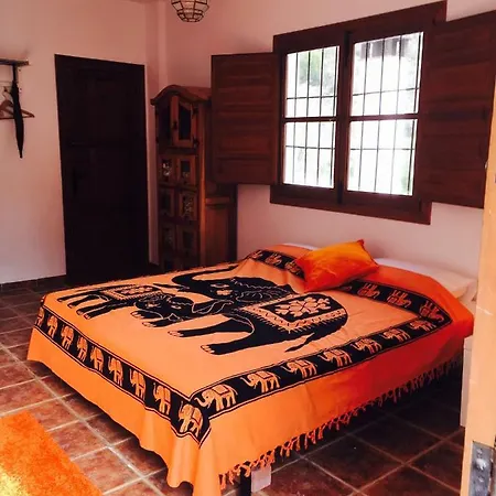 The House Of Oranges Bed and breakfast Salares